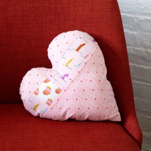 Popeline biologique · Heart Hugs · Universal Love Collection · Cloud9 Fabrics